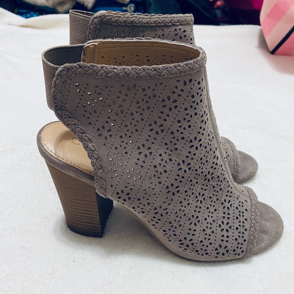 ~NWOT Lauren Conrad Heeled Sandals~